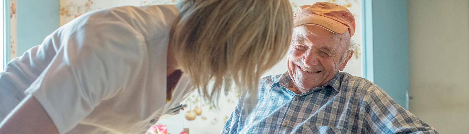 Aide et accompagnement à domicile pour les séniors 